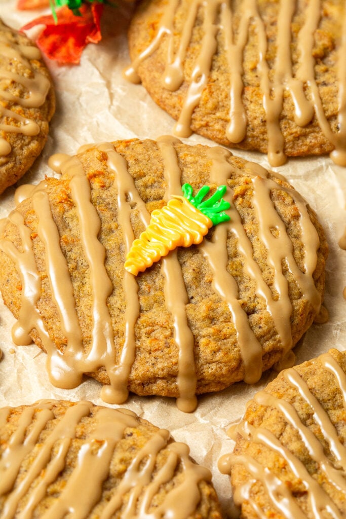 carrot cakacarrot cake cookies with brown sugar glaze and royal icing carrot decoratione with brown sugar glaze and royal icing carrot decoration